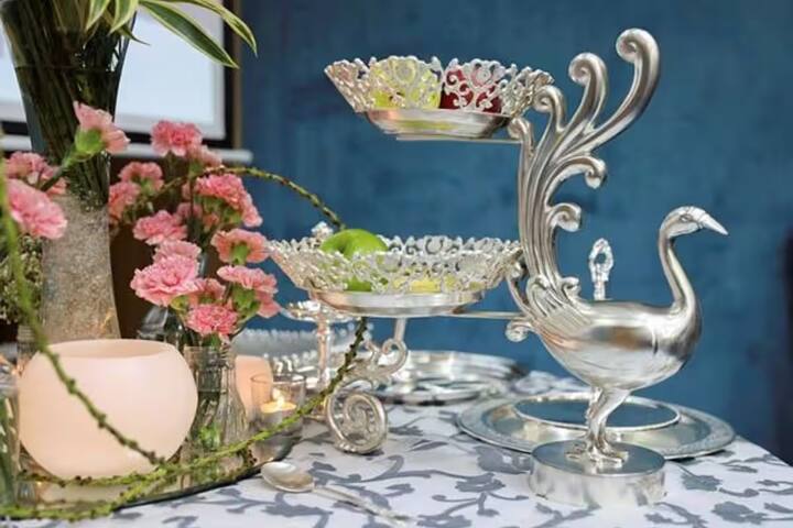 તમને જણાવી દઈએ કે જી-20 સમિટ નવી દિલ્હીમાં 9 અને 10 સપ્ટેમ્બરે યોજાશે. આ વખતે ભારત આ કોન્ફરન્સની અધ્યક્ષતા કરી રહ્યું છે. G-20 સમૂહમાં સમાવિષ્ટ દેશોના નેતાઓ પોતપોતાના પ્રતિનિધિમંડળનું નેતૃત્વ કરશે.