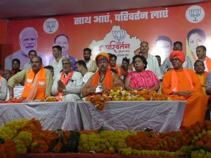 Smartphone Yojana beneficiary women identities revealed BJP Targets Ashok Gehlot government for women Security ANN Bharatpur: स्मार्टफोन योजना की लाभार्थी महिलाओं के नंबर और पहचान उजागर, BJP ने कांग्रेस सरकार पर लगाये ये आरोप