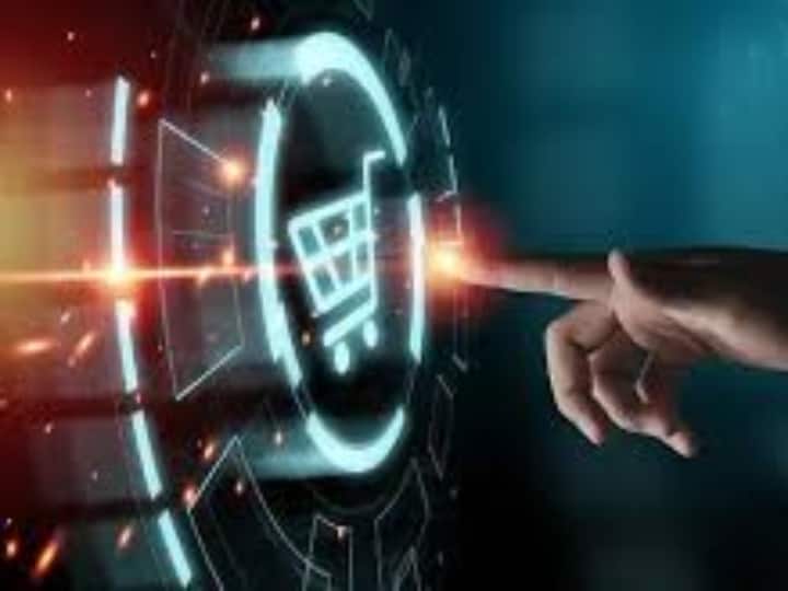 उपभोक्ता मामलों के मंत्रालय ने इसकी ड्राफ्ट गाइडलाइंस में ऑनलाइन प्लेटफॉर्मों द्वारा अपनाई जा रही अलग-अलग भ्रामक प्रथाओं को लिस्ट कर लिया है जो कंज्यूमर्स के हितों के खिलाफ हैं. आधिकारिक बयान के मुताबिक मिनिस्ट्री ने 30 दिन के अंदर यानी पांच अक्टूबर तक ड्राफ्ट की गाइडलाइंस पर सार्वजनिक टिप्पणियां या सुझाव मांगे हैं.