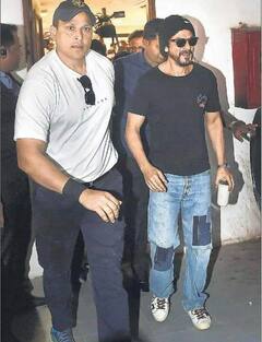 Shahrukh Khan Bodyguard: शाहरुख खान की सुरक्षा के लिए साए की तरह उनके साथ रहता है ये शख्स, सैलरी सुन पैरों तले खिसक जाएगी जमीन