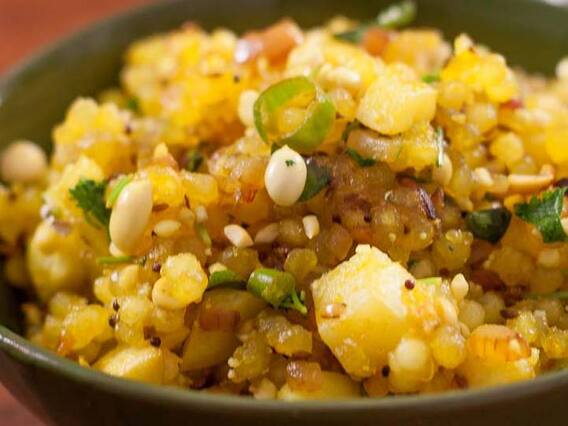 Sabudana Khichdi: साबूदाना की खीर खाकर पक गए हैं तो व्रत में ट्राई करें इसकी शानदार खिचड़ी, स्वाद नहीं भूल पाएंगे