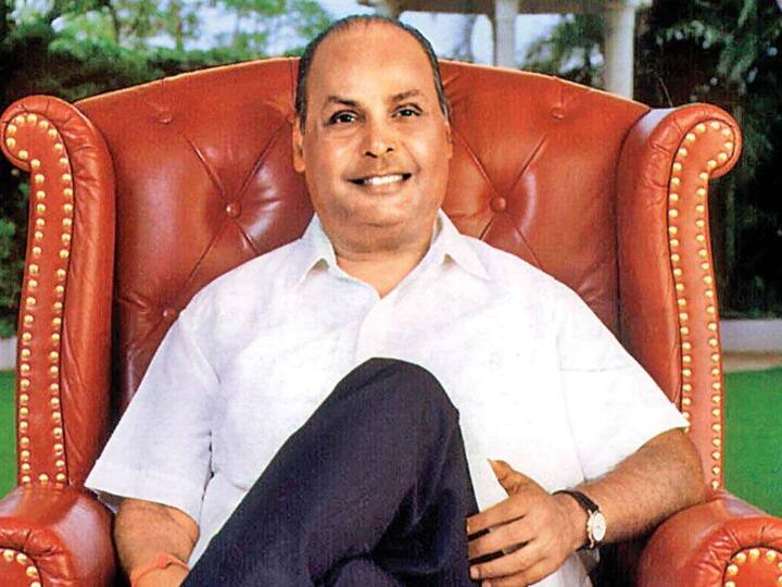 इस अलगाव के बावजूद अंबानी के नेतृत्व में रिलायंस कपड़ा उद्योग की ओर बढ़ती रही और 1966 में रिलायंस टेक्सटाइल्स के रूप में उभरी. रिलायंस इंडस्ट्रीज की उत्पत्ति धीरूभाई अंबानी और चंपकलाल दमानी के बीच साझेदारी ने बड़ी भूमिका निभाई.