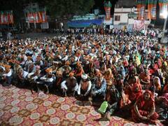 'परिवर्तन संकल्प यात्रा' में BJP नेता ने कार्यकर्ता को साफा फेंक कर मारा, आमसभा में कुर्सियां रहीं खाली