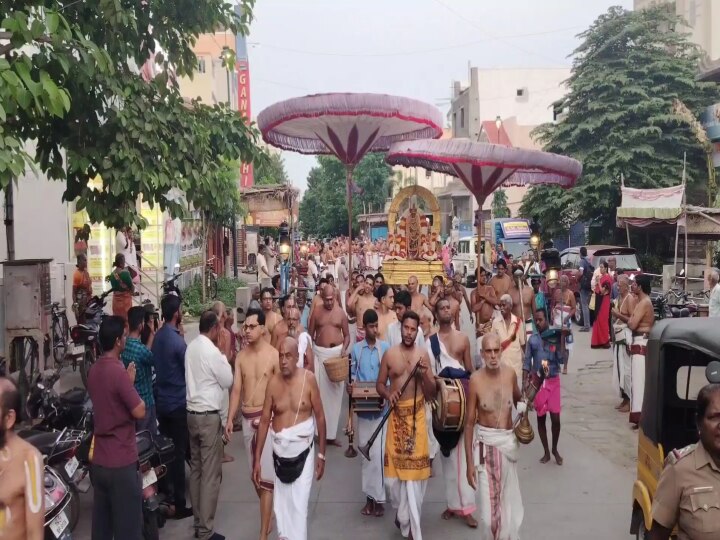 வரதராஜ பெருமாள் கோயிலில் ' பவித்ரோத்ஸவம் ' ;  ஏராளமான பக்தர்கள் சாமி தரிசனம்