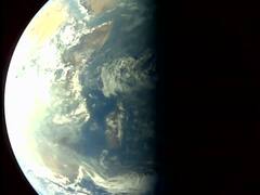 Aditya-L1 Mission: पृथ्वी और चंद्रमा के साथ आदित्य-एल1 ने ली सेल्फी, आप भी देखें दिलचस्प नजारा