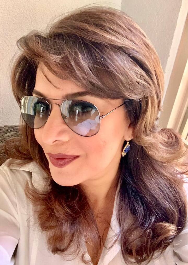 आपको बता दें कि दिव्या भी बॉलीवुड की एक फेमस एक्ट्रेस हैं. जिन्होंने कई फिल्मों के अलावा टीवी शोज में भी काम किया है.
