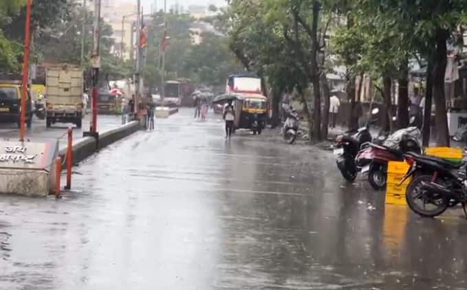 ठाणे परिसरातही पावसाला सुरुवात झाली आहे.