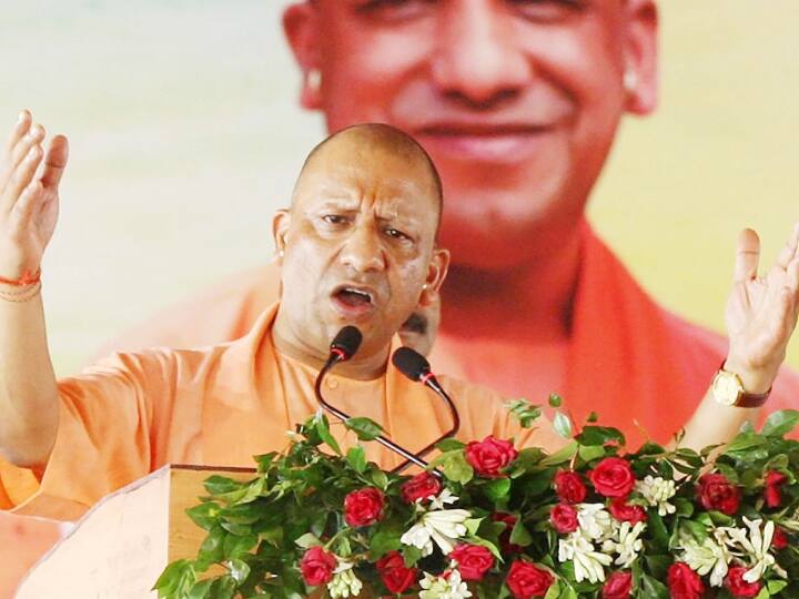 Krishna Janmashtami 2023 UP CM Yogi Adityanath Reaction on Sanatan Dharma Controversy Ravana Babur Aurangzeb Janmashtami 2023: सनातन धर्म पर CM योगी बोले- 'जो रावण के अहंकार और बाबर-औरंगजेब के अत्याचार से...'