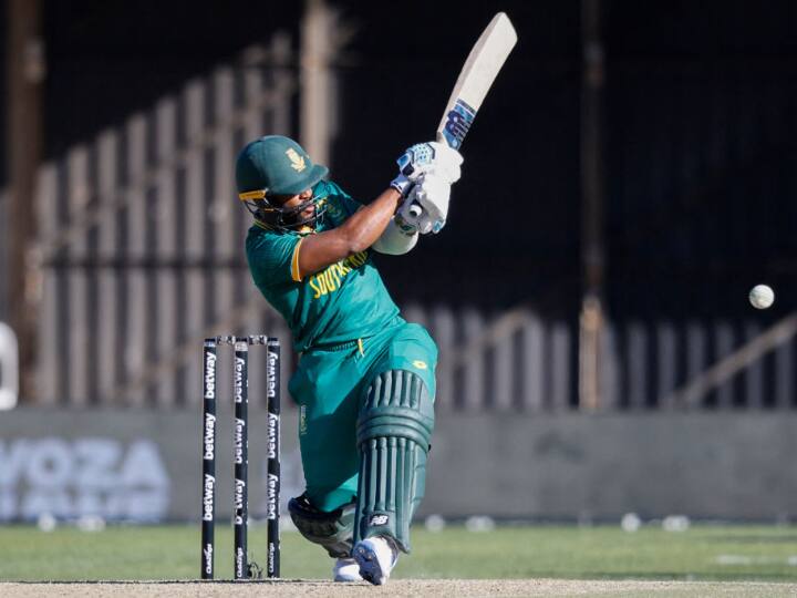 AUS Vs SA 1st ODI South Africa captain Temba Bavuma scored fantastic century in tough conditions AUS Vs SA: दक्षिण अफ्रीका के गिर रहे थे एक के बाद एक विकेट, लेकिन कप्तान बावुमा ने ठोंका लाजवाब शतक