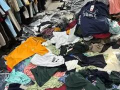 Pune Crime news : ब्रॅण्डेड कंपनीचा बनावट लोगो लावून कपड्यांची विक्री; पोलिसांनी थेट कपडेच केले जप्त