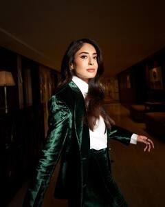 Kritika Kamra Slays In A Pantsuit For Bambai Meri Jaan Promotions