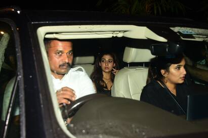 Jawan Special Screening: શાહરૂખ ખાનની ફિલ્મ જવાન સિનેમાઘરોમાં રિલીઝ થઈ ગઈ છે અને હવે દર્શકો ફિલ્મની મજા લઈ રહ્યા છે. કહેવામાં આવી રહ્યું છે કે આ ફિલ્મ બોક્સ ઓફિસ પર તમામ રેકોર્ડ તોડી નાખશે.