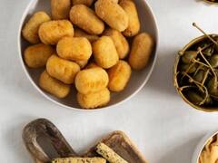 Besan Peda: घर पर बनाएं बेसन का पेड़ा, दुकान की मिठाई भी हो जाएगी फेल