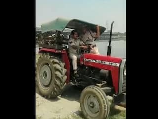 Watch Video: நாளை மறுநாள் ஜி20 மாநாடு.. டிராக்டரில் ரோந்து பணியில் ஈடுபட்ட டெல்லி போலீஸ்..! நீங்களே பாருங்க..!