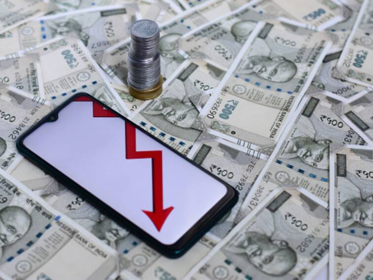 Rupee at All-time Low level came at 83.29 Rupee per dollar today due to Weak Sentiment Rupee at All-time Low: रुपये में रिकॉर्ड गिरावट, 83.29 प्रति डॉलर के ऐतिहासिक निचले लेवल पर आया
