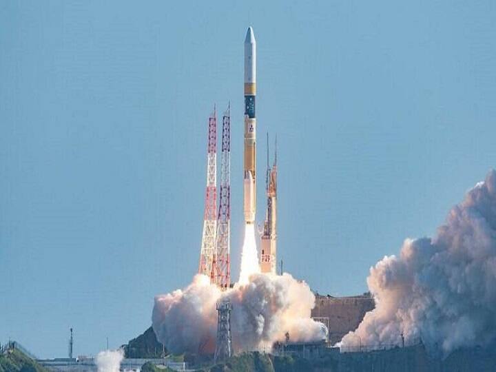 Japan launches rocket carrying moon sniper lander Moon Sniper: விடாமுயற்சி விஸ்வரூப வெற்றி.. இந்தியாவை தொடர்ந்து நிலவுக்கு விண்கலம் அனுப்பிய ஜப்பான்..