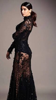 Deepika Padukone, Kriti Sanon To Khushi Kapoor, Kiara Advani - Actors Who Stun In Black Ensemble