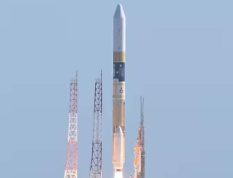Japan moon mission successfully launched ISRO congratulate to Japan space agency detail marathi news Japan Moon Mission: जपानच्या SLIM यानाची चंद्रावर स्वारी; इस्रोने देखील दिल्या शुभेच्छा, 'अंतराळ क्षेत्रासाठी हा अत्यंत अभिमानाचा क्षण'