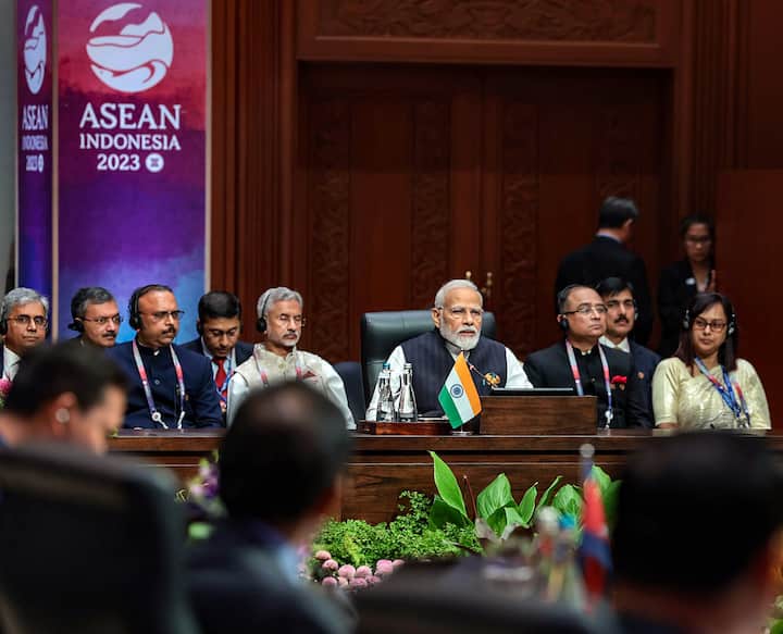 पीएम मोदींसोबत परराष्ट्र मंत्री एस. जयशंकर हेही आसियान शिखर परिषदेला उपस्थित होते.