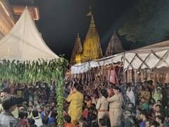 Krishna Janmashtami 2023:  काशी के मंदिरों में जन्माष्टमी की धूम, भगवान शिव के धाम में भी मना कृष्ण जन्मोत्सव, देखें तस्वीरें