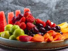 Health Tips : तुम्हालाही फ्रूट सॅलड आवडत असेल तर घरीच बनवा ही सोपी आणि हेल्दी रेसिपी