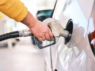 Mileage Tips: ਇਨ੍ਹਾਂ ਗ਼ਲਤੀਆਂ ਕਰਕੇ ਗੱਡੀ ਦੇਣ ਲੱਗ ਜਾਂਦੀ ਘੱਟ ਐਵਰੇਜ, ਜਾਣ ਲਓ ਖ਼ਾਸ ਗੱਲਾਂ