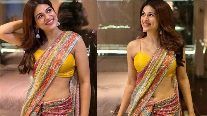 shraddha das  saree pictures viral on internet એક્ટ્રેસ શ્રદ્ધા દાસ સાડી લૂકમાં લાગે છે ખૂબ જ હોટ, જુઓ શાનદાર તસવીરો  