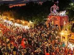Janmashtami 2023: મથુરાથી કાશ્મીર સુધી ઉજવાઈ કૃષ્ણ જન્માષ્ટમી, મંદિરોમાં ભક્તોનું ઘોડાપુર ઉમટ્યું, જુઓ તસવીરો
