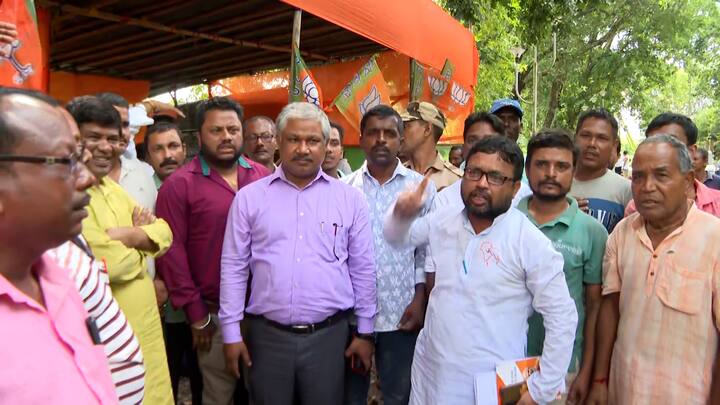 দ্বিতীয় রাউন্ড শেষে দেখা যাচ্ছে, তৃণমূলের সঙ্গে ব্যবধান কমে যায় জেপির।