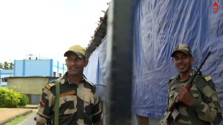 ১৯৭৭-এ যেবার বামফ্রন্ট প্রথম রাজ্যের ক্ষমতায় এল, সেই তখন থেকেই ধূপগুড়ি বিধানসভা ছিল বামেদের দখলে। ২০১৬-তে প্রথমবার বামেদের হারিয়ে এই কেন্দ্রে জয়ী হন তৃণমূলের মিতালি রায়। তবে ২০১৯-এ উত্তরবঙ্গের নির্বাচনী সমীকরণ বদলে দেয় বিজেপি।