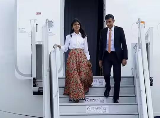 ਬ੍ਰਿਟੇਨ ਦੇ ਪ੍ਰਧਾਨ ਮੰਤਰੀ ਰਿਸ਼ੀ ਸੁਨਕ ਜੀ-20 ਸੰਮੇਲਨ ਲਈ ਸ਼ੁੱਕਰਵਾਰ ਨੂੰ ਦਿੱਲੀ ਪਹੁੰਚੇ। ਹਵਾਈ ਅੱਡੇ 'ਤੇ ਕੇਂਦਰੀ ਮੰਤਰੀ ਅਸ਼ਵਨੀ ਕੁਮਾਰ ਚੌਬੇ ਨੇ ਉਨ੍ਹਾਂ ਦਾ ਸਵਾਗਤ ਕੀਤਾ।