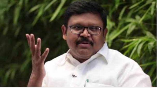 அதிமுக முன்னாள் அமைச்சர் வைகைசெல்வன், “இயக்குநர், நடிகர் திரு.மாரிமுத்துவின் மரணச்செய்தி இதயத்தில் இடி என விழுந்தது..! துயரம் கவ்வியது.. கண்ணீர் கலங்கியது.. வேதனை உள்ளத்தில் பரவியது.. அதிர்ச்சியில் உறைகிறேன்.. ஆற்றொண்ணா துயரத்தில் கரைகிறேன்...!” என கூறியுள்ளார்.