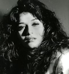 ફિલ્મમાં માધુરી દીક્ષિત સાથે રેપ સીનમાં કાબૂ ગુમાવી બેઠો હતો આ એક્ટર, ખોટી જગ્યાએ સ્પર્શ કરતા એક્ટ્રેસ થઇ હતી ગુસ્સે