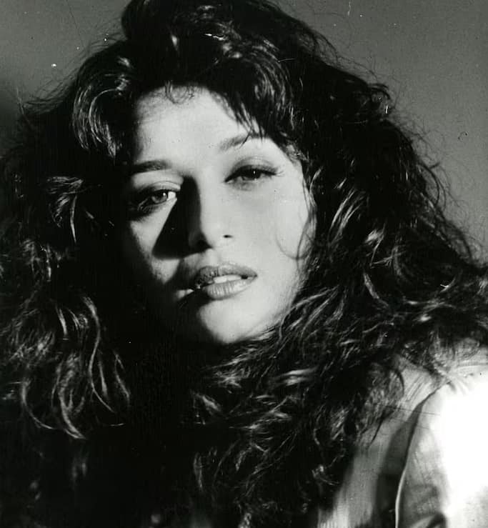 Madhuri Dixit Kissa: આજે અમે તમને ફિલ્મ 'પ્રેમ પ્રતિજ્ઞા'ની એક ઘટનાની જાણકારી આપી રહ્યા છીએ. જેમાં રેપ સીન દરમિયાન એક્ટર રંજીતે માધુરી દીક્ષિત સાથે એવું કામ કર્યું હતું કે અભિનેત્રી ગુસ્સે થઇ ગઇ હતી