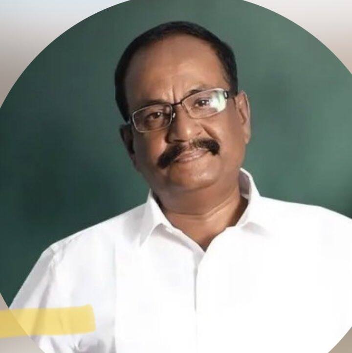 உதயா, நிமிர்ந்து நில், கொம்பன், கடைக்குட்டி சிங்கம், பரியேறும் பெருமாள், சுல்தான், டாக்டர், விக்ரம் ஆகியவை இவர் நடித்த பிரபலமான படங்கள் ஆகும்.