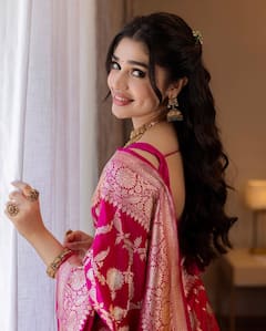 పింక్ సారిలో కృతి శెట్టి క్యూట్ స్మైల్ - చూస్తే ఫిదా అవ్వాల్సిందే!