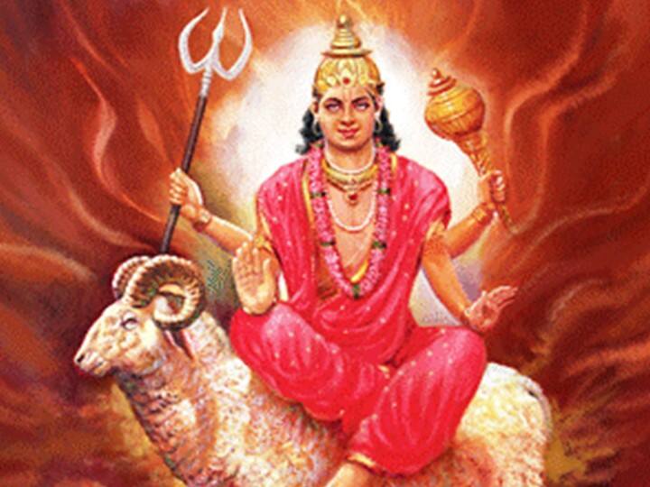 भौम प्रदोष व्रत वाले दिन मंगलदेव के 21 नामों का जाप करने से मंगल दोष शांत होता है. जिन लोगों के विवाह में अड़चने आ रही है वो दूर होती है. शीघ्र विवाह के योग बनते हैं.