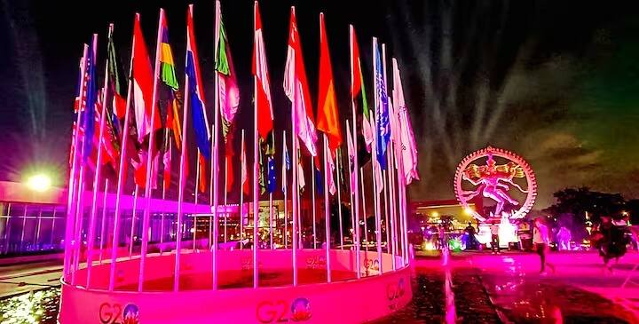 जी-20 परिषदेसाठी भारताची राजधानी नवी दिल्ली एखाद्या नववधूप्रमाणे सजली आहे. ठिकठिकाणी रोषणाई करण्यात आली आहे. (PC:PTI)