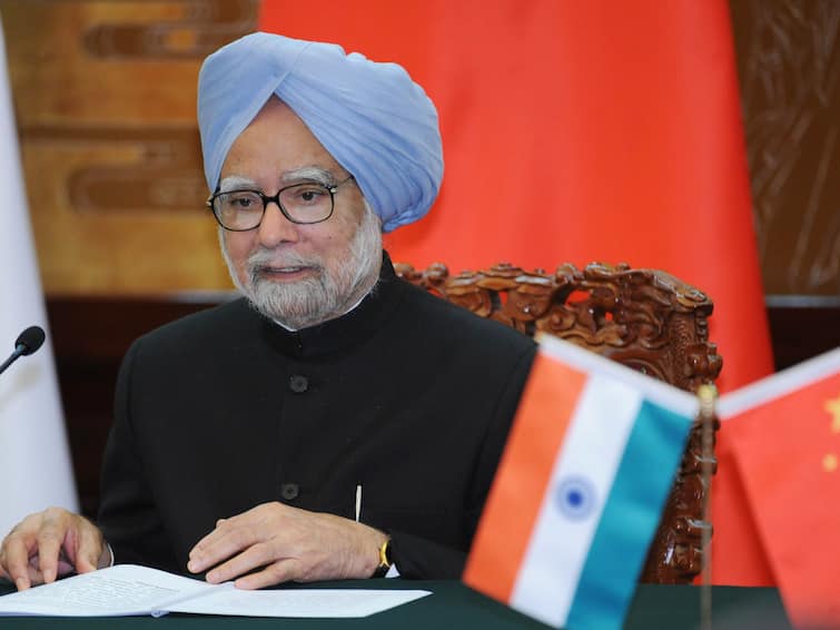 Former PM Manmohan Singh Interview Backs Govt Stand Russia Ukraine War Chandrayaan 'India Has Done The Right Thing': Ex-PM Manmohan Singh Praises Govt Stand On Russia-Ukraine War