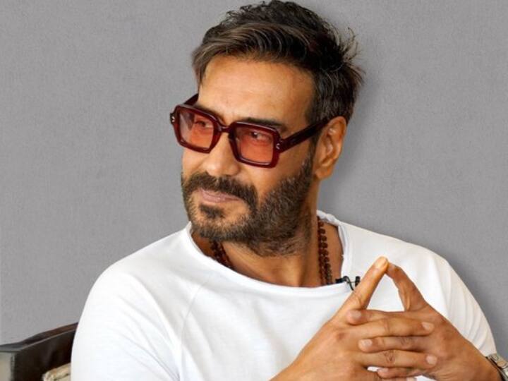 अभी हाल ही में अजय देवगन ने भी पांच ऑफिस प्रॉपर्टी उसी सिग्नेचर बिल्डिंग में 45.09 करोड़ रुपये में खरीदा है. इनके ऑफिस प्रॉपर्टी का पूरा एरिया 13,293 स्क्वायर फीट है. मीडिया रिपोर्ट के मुताबिक इनकी पत्नी ने भी इसी बिल्डिंग में 7 करोड़ रुपये का घर खरीदा था.