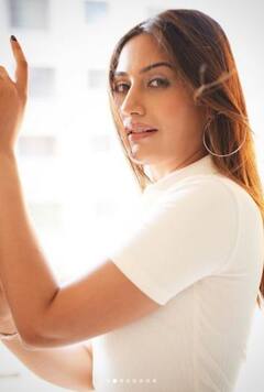 Surbhi Chandna: ਆਲ ਵਾਈਟ ਡਰੈੱਸ ਵਿੱਚ ਸੁਰਭੀ ਚੰਦਨਾ ਨੇ ਸ਼ੇਅਰ ਕੀਤੀ ਬੋਲਡ ਲੁੱਕ, ਫੋਟੋਆਂ ਤੋਂ ਨਜ਼ਰਾਂ ਨਹੀਂ ਹਟਾ ਪਾ ਰਹੇ ਫੈਨਜ਼