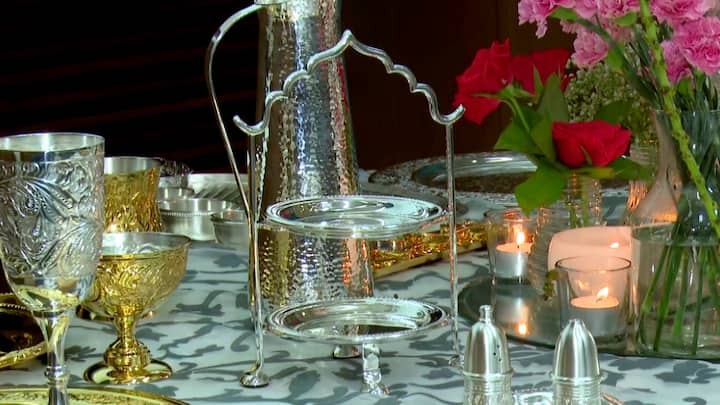 image जी-20 परिषदेसाठी भारतात येणाऱ्या विदेशी पाहुण्यांना सोने आणि चांदीच्या भांड्यांमध्ये जेवण दिलं जाणार आहे. तसेच त्यांच्या जेवणासाठी खास मेन्यूही तयार करण्यात आला आहे. (PC:PTI)