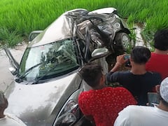 किशनगंज से बंगाल जा रही कार की हुई भीषण सड़क दुर्घटना, तीन की मौत, दो की हालत नाजुक