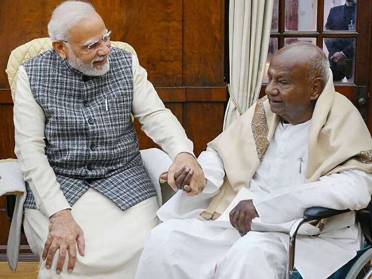BS Yediyurappa on BJP JDS alliance for Karnataka elections Amit shah agrees to give 4 seats BJP JDS: பக்கா பிளான்.. தென்னிந்தியாவை குறிவைக்கும் பாஜக.. அந்தர் பல்டி அடித்த தேவகவுடா