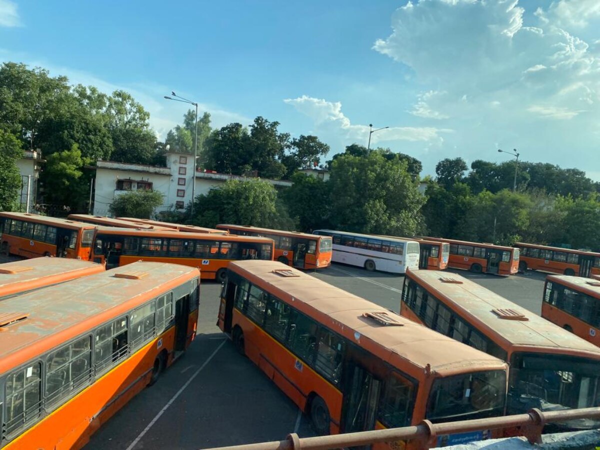 Deserted Roads, Buses In Depot, Closed Markets – A Covid Déjà Vu As G20 Locks Down New Delhi