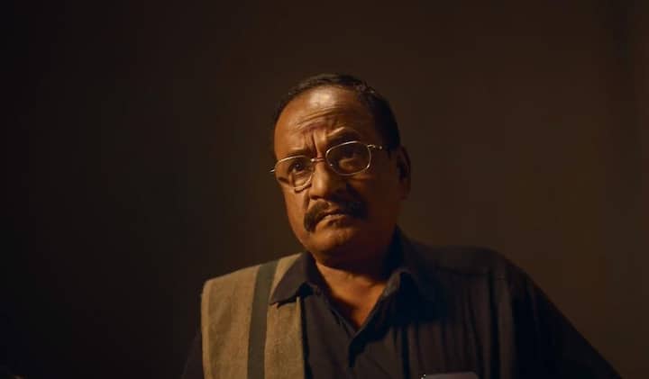 இன்று காலை டப்பிங் பணியில் ஈடுபட்டிருக்கும் போது, மாரடைப்பால் காலமானார் மாரிமுத்து. இந்த தகவல் எதிர்நீச்சல் சீரியல் நடிகர்கள் மூலம் இணையத்தில் பரவ தொடங்கியது. பின்னர், செய்தி தொடர்பாளார் இத்தகவலை உறுதிப்படுத்தினார்.