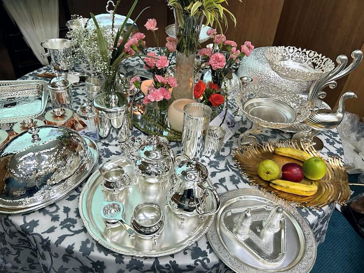 भारताचा सांस्कृतिक वारसा दाखवण्यासाठी सोने आणि चांदीचा मुलामा दिलेल्या भांड्यांमध्ये पाहुण्यांना जेवण दिलं जाईल. (PC:PTI)