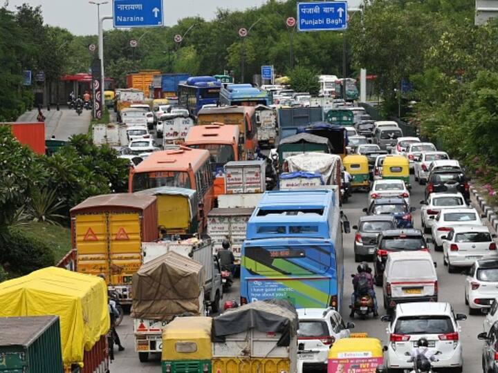 Vehicles stuck in a snarl after a traffic diversion for commercial and heavy vehicles was created on Dhaula Kuan Ring Road in view of the G20 Summit. (Source:PTI)