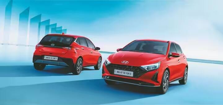 Facelifted i20 लाँच केले: Hyundai Motor India ने आज आपल्या प्रीमियम हॅचबॅक i20 चे फेसलिफ्ट मॉडेल भारतात लाँच केले आहे. यात काही स्टायलिंग बदल आणि फीचर अपग्रेड्स मिळतात.