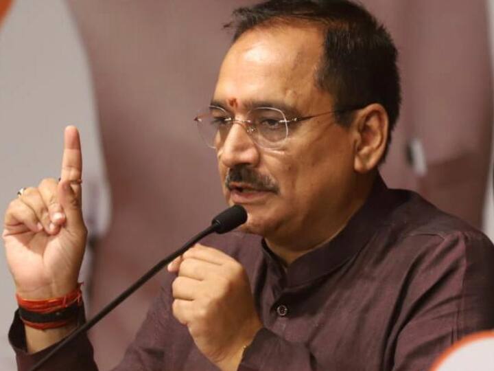 Virendra Sachdeva asked Arvind Kejriwal to clarify his stand on A Raja's statement calling Sanatan Dharma as HIV Sanatana Dharma Row: सनातन धर्म विवाद पर BJP ने AAP को घेरा, सचदेवा बोले- 'HIV वाले बयान पर अपना रुख स्पष्ट करें केजरीवाल'